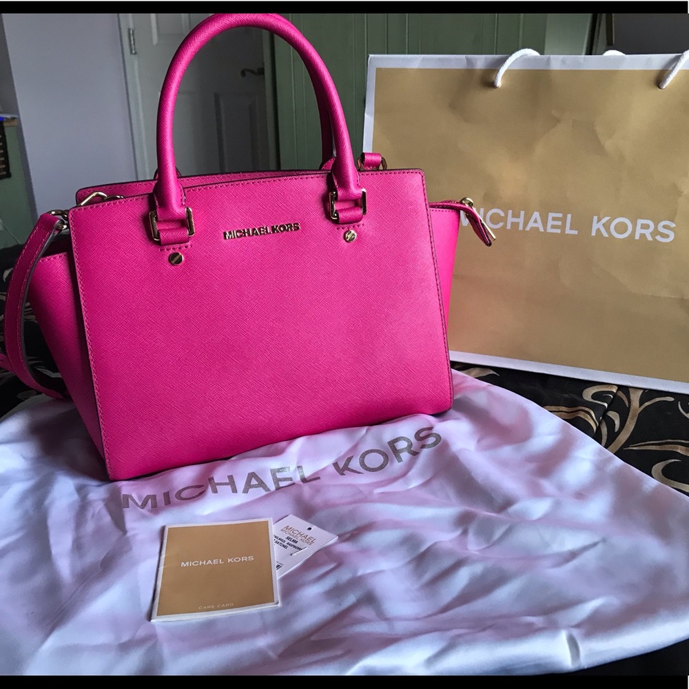 Authentic Michael Kors Selma Handbag!!